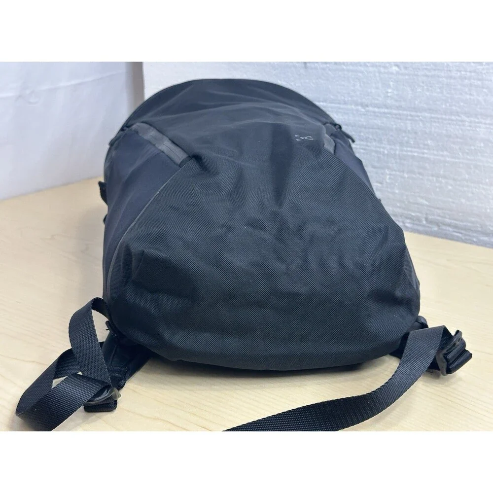 Lululemon More Miles Active Backpack 17L, Black